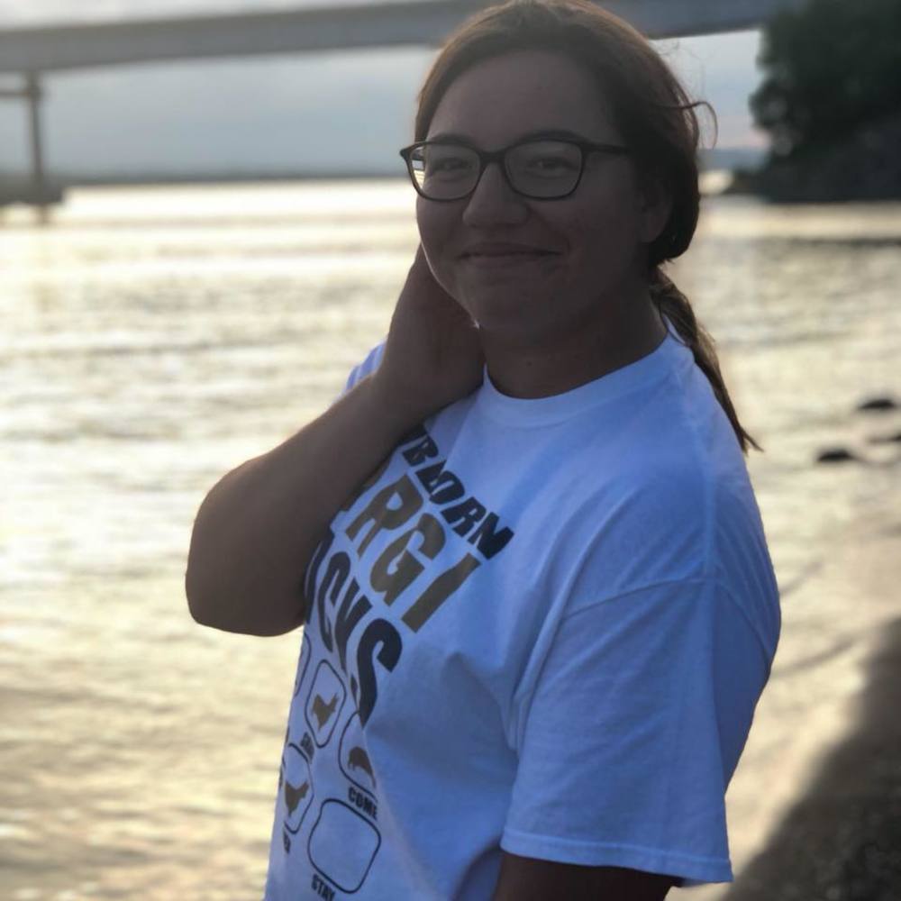 Meet your Posher, Niki